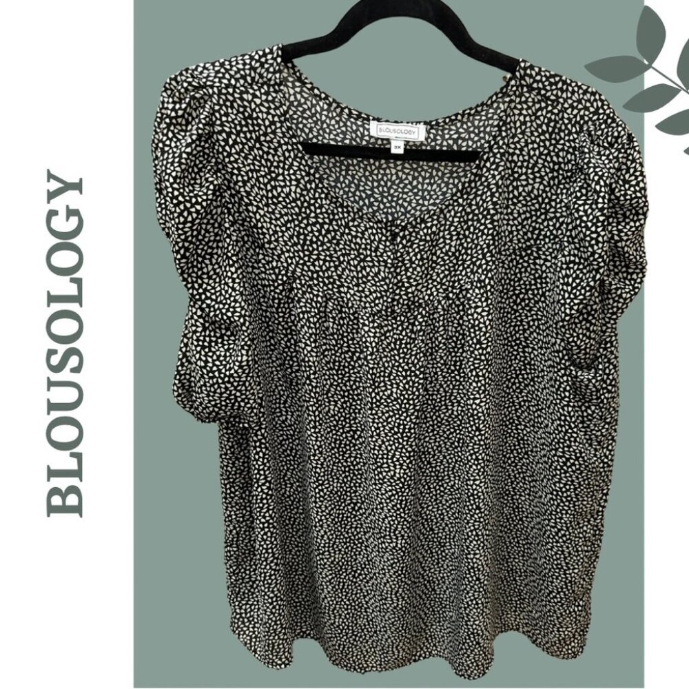 Blousology Black and White Print Women's Top Short Full Gathered Sleeve 3X